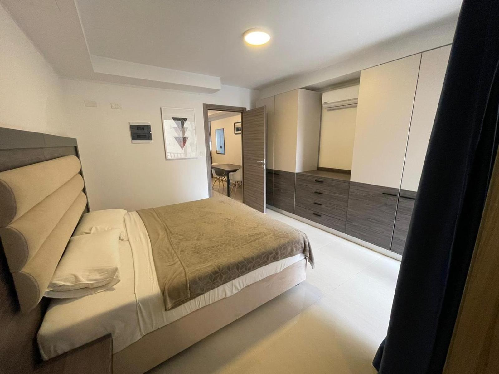 Valletta View Apartments By St Hotels Gzira Esterno foto