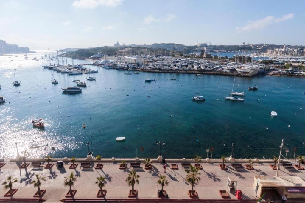 Valletta View Apartments By St Hotels Gzira Esterno foto