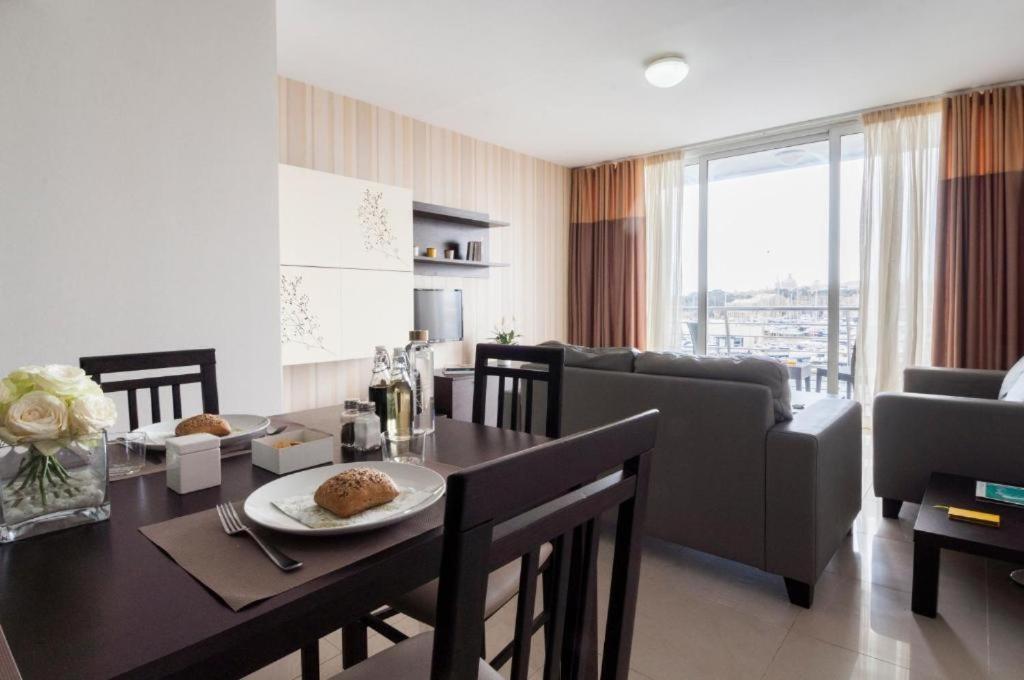 Valletta View Apartments By St Hotels Gzira Esterno foto