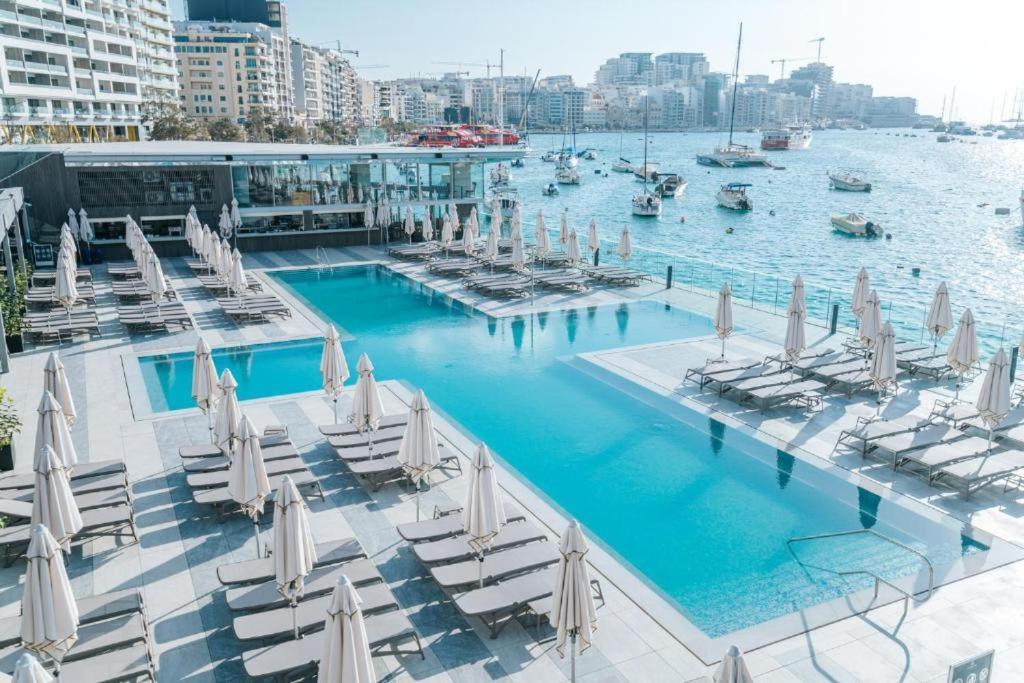 Valletta View Apartments By St Hotels Gzira Esterno foto
